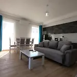 R&I Sea And Mountain View Apartments Radhime