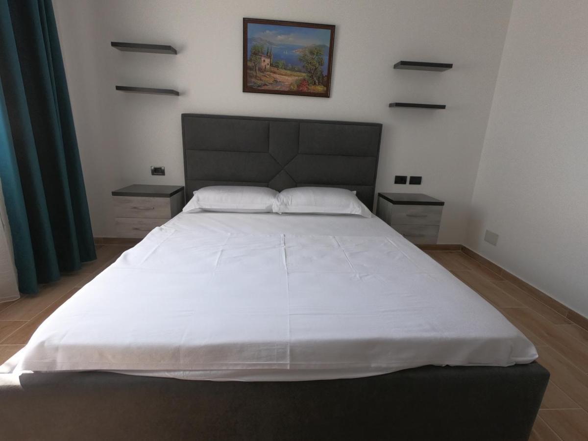 R&i Sea And Mountain View Radhime Apartamento Orikum